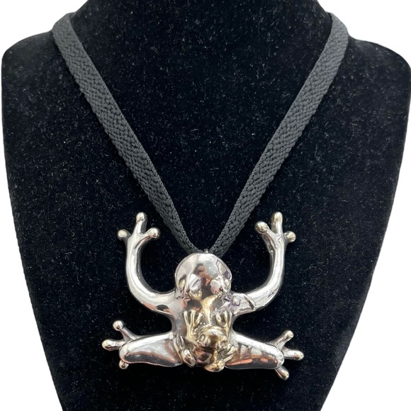 VINTAGE STERLING SILVER LEAP FROG PENDANT SMALL & BIG FROG - Picture 2 of 16